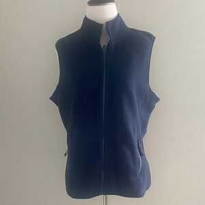 NWT, navy Vineyard vine vest.